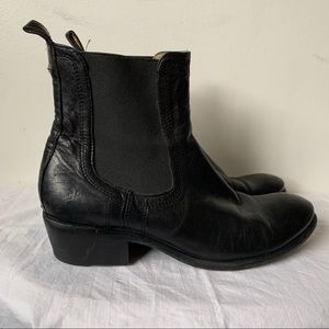 Frye Carson Chelsea Boots size 9.5